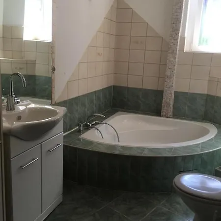 Im Dachgeschoss Daire *